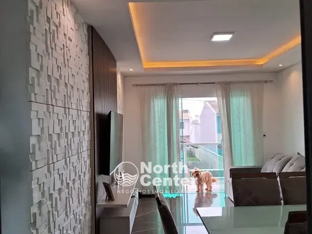 Sobrado com 240m² 3 quartos e 4 banheiros, à venda, no bairro Centro em Araquari