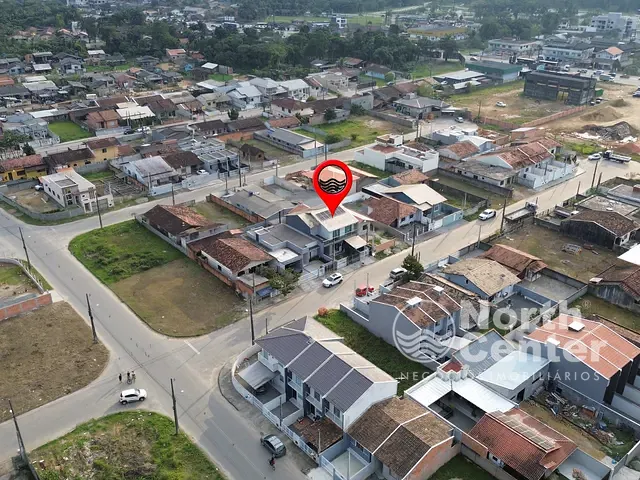 Sobrado com 240m² 3 quartos e 4 banheiros, à venda, no bairro Centro em Araquari