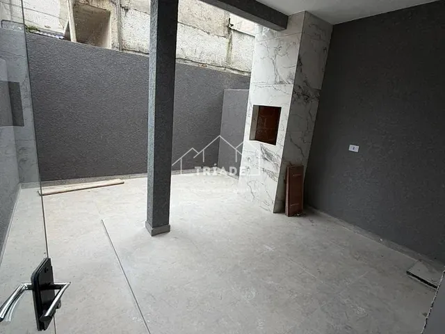 Sobrado 3 quartos e 2 banheiros, à venda, no bairro Campo de Santana em Curitiba