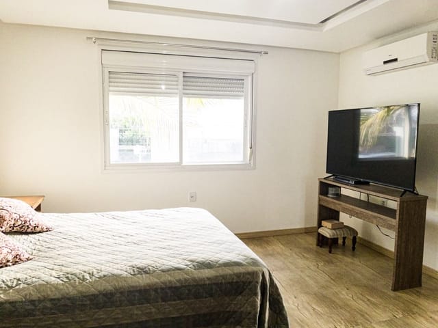 Casa com 240m² 2 quartos e 2 banheiros, à venda, no bairro Centro em Pelotas