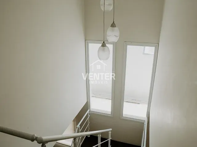 Sobrado com 275m² 5 quartos e 5 banheiros, à venda ou para alugar, no bairro Loteamento Residencial Campos do Conde II em Tremembé