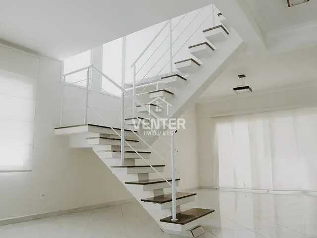 Sobrado com 275m² 5 quartos e 5 banheiros, à venda ou para alugar, no bairro Loteamento Residencial Campos do Conde II em Tremembé