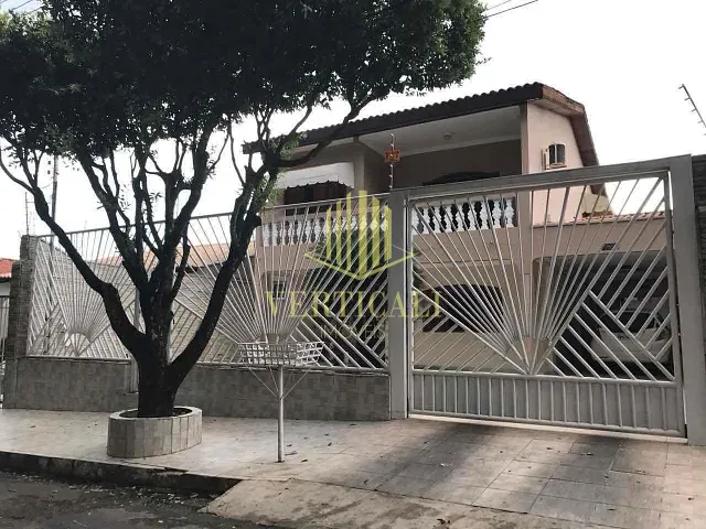 Sobrado com 360m² 3 quartos e 4 banheiros, à venda, no bairro Jardim Tropical em Cuiabá