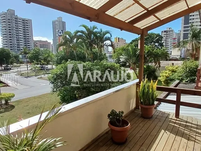 Sobrado com 165m² 3 quartos e 4 banheiros, à venda, no bairro Centro em Itajaí