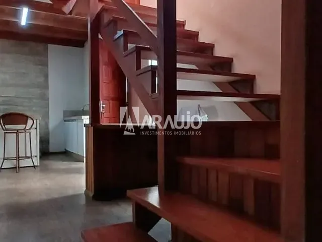 Sobrado com 165m² 3 quartos e 4 banheiros, à venda, no bairro Centro em Itajaí