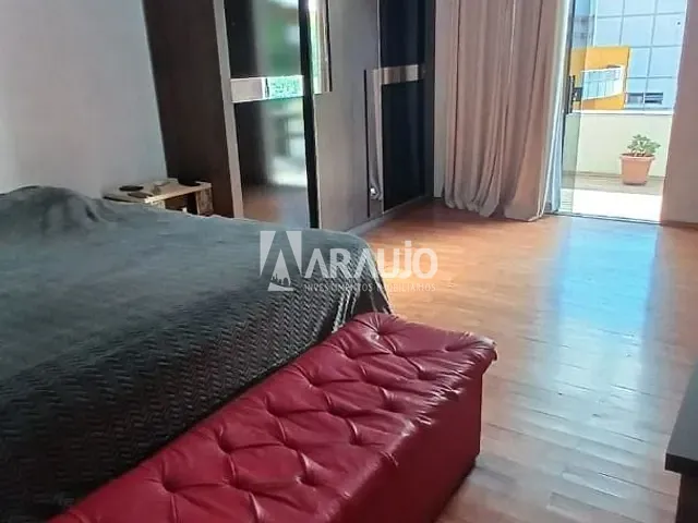 Sobrado com 165m² 3 quartos e 4 banheiros, à venda, no bairro Centro em Itajaí