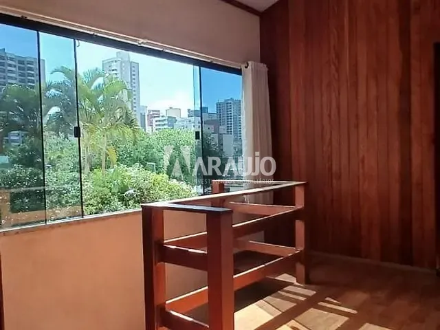Sobrado com 165m² 3 quartos e 4 banheiros, à venda, no bairro Centro em Itajaí