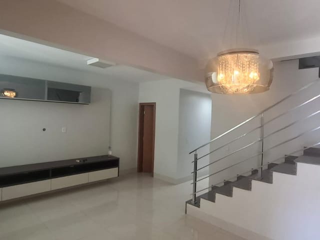 Sobrado com 173m² 3 quartos e 2 banheiros, à venda, no bairro Parque Amazônia em Goiânia