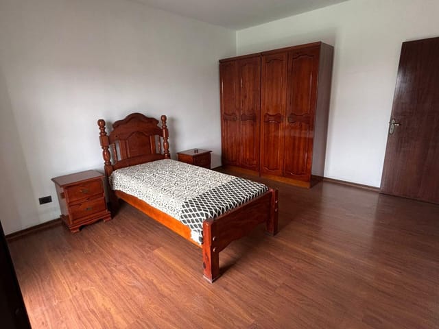 Sobrado 4 quartos e 3 banheiros, à venda, no bairro Vila Curuçá em Santo André