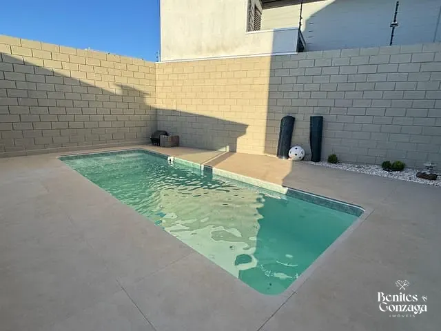 Sobrado com 342m² 3 quartos e 4 banheiros, à venda, no bairro Bom Jardim em Maringá