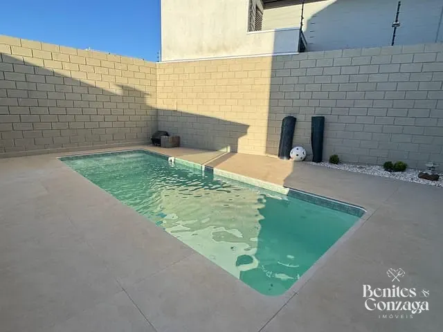 Sobrado com 342m² 3 quartos e 4 banheiros, à venda, no bairro Bom Jardim em Maringá