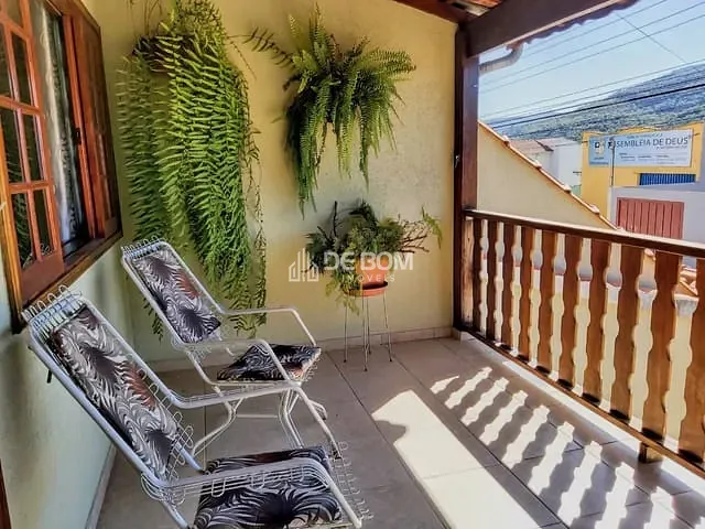 Sobrado 3 quartos e 2 banheiros, à venda, no bairro Jardim Philadélphia em Poços de Caldas