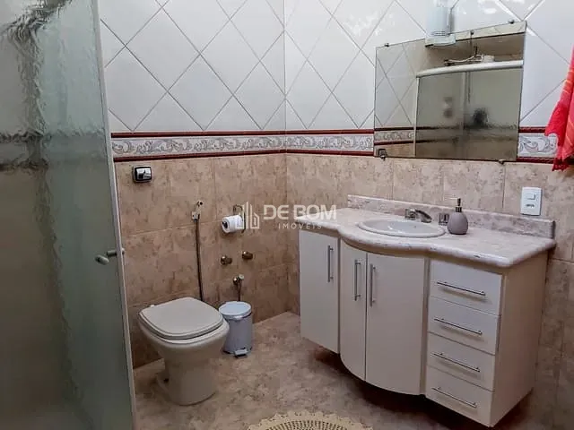 Sobrado 3 quartos e 2 banheiros, à venda, no bairro Jardim Philadélphia em Poços de Caldas