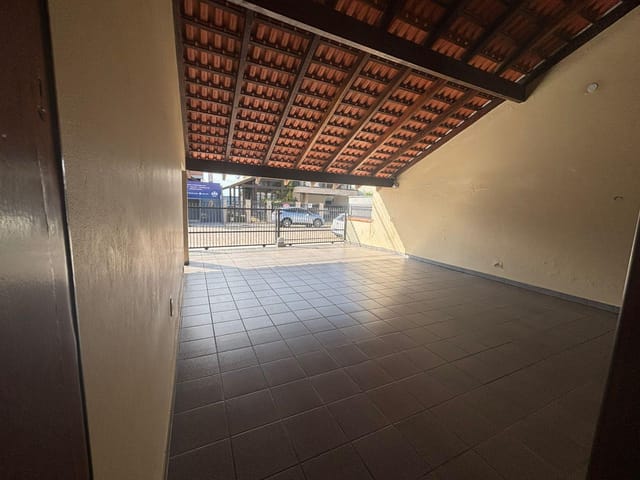 Sobrado com 345m² 5 quartos e 3 banheiros, à venda, no bairro Centro em Balneário Piçarras