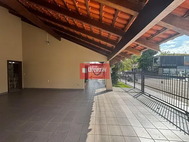 Sobrado com 345m² 5 quartos e 3 banheiros, à venda, no bairro Centro em Balneário Piçarras