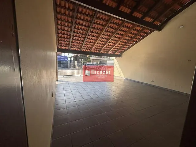 Sobrado com 345m² 5 quartos e 3 banheiros, à venda, no bairro Centro em Balneário Piçarras