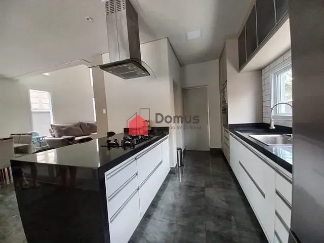 Sobrado com 457m² 3 quartos e 4 banheiros, à venda, no bairro Loteamento Residencial Reserva dos Lagos em Pindamonhangaba