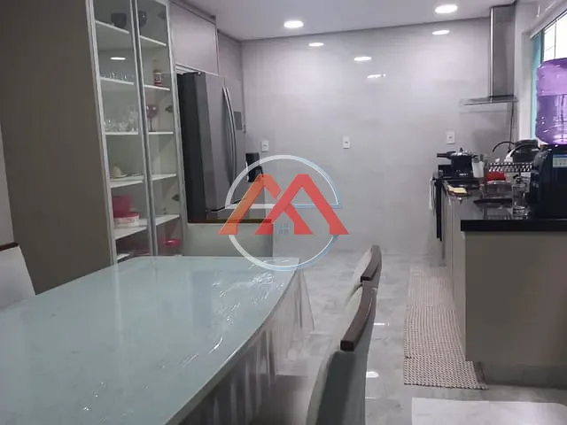 Sobrado 3 quartos e 3 banheiros, à venda, no bairro Jardim Sapopemba em São Paulo