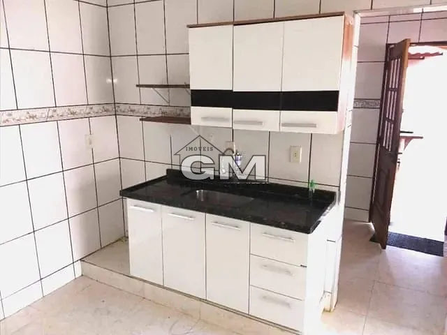 Sobrado com 201m² 2 quartos e 1 banheiro, à venda, no bairro Jardim Ouro Branco em Ribeirão Preto