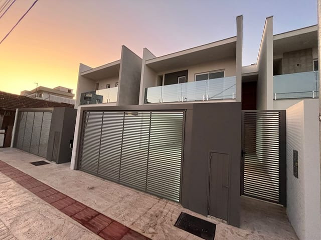 Sobrado com 158m² 3 quartos e 4 banheiros, à venda, no bairro São João em Itajaí