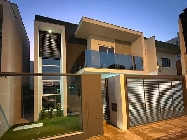 Sobrado com 158m² 3 quartos e 4 banheiros, à venda, no bairro São João em Itajaí