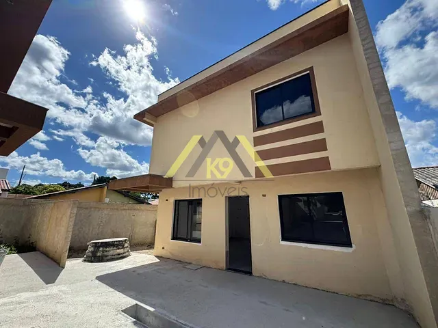Sobrado 4 quartos e 3 banheiros, à venda, no bairro Santa Cândida em Curitiba