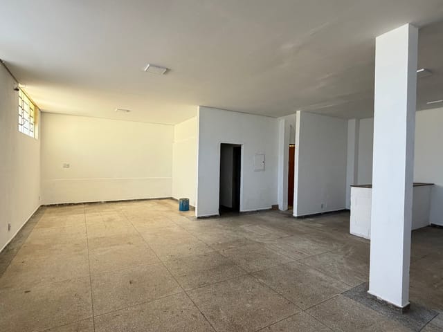 Sobrado com 330m² 3 quartos e 2 banheiros, à venda, no bairro Residencial Canadá em Goiânia