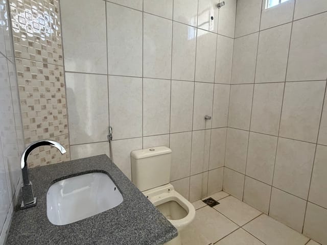Sobrado com 330m² 3 quartos e 2 banheiros, à venda, no bairro Residencial Canadá em Goiânia