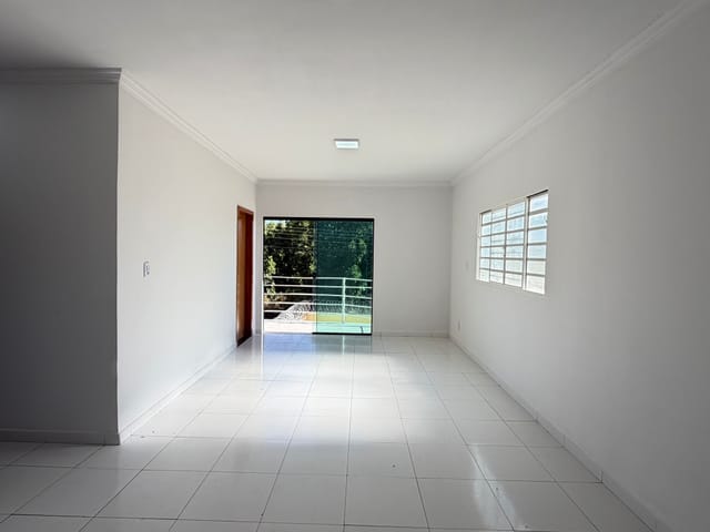 Sobrado com 330m² 3 quartos e 2 banheiros, à venda, no bairro Residencial Canadá em Goiânia