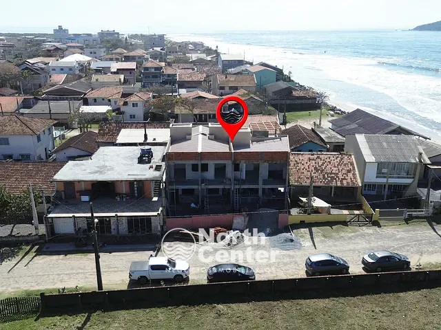 Sobrado 3 quartos e 2 banheiros, para alugar, no bairro Centro em Balneário Barra do Sul