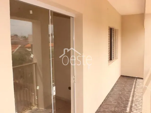 Sobrado com 250m² 5 quartos e 2 banheiros, à venda, no bairro Jardim dos Cedros em Santa Bárbara D'Oeste