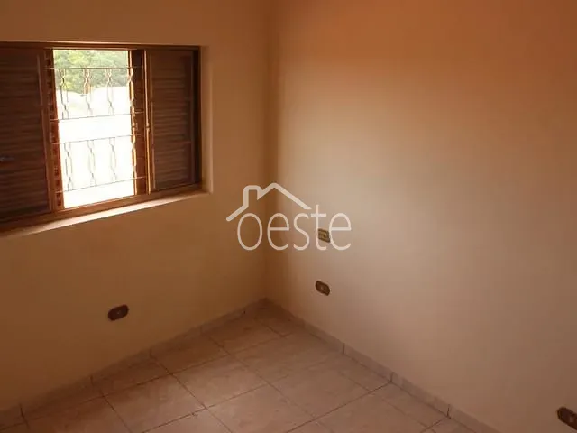 Sobrado com 250m² 5 quartos e 2 banheiros, à venda, no bairro Jardim dos Cedros em Santa Bárbara D'Oeste