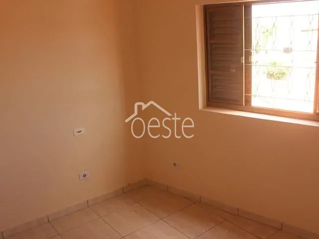 Sobrado com 250m² 5 quartos e 2 banheiros, à venda, no bairro Jardim dos Cedros em Santa Bárbara D'Oeste