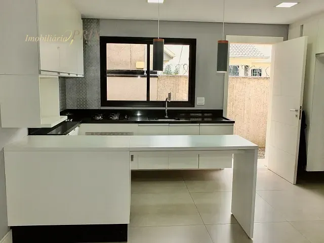 Sobrado com 143m² 3 quartos e 2 banheiros, à venda, no bairro Atuba em Curitiba