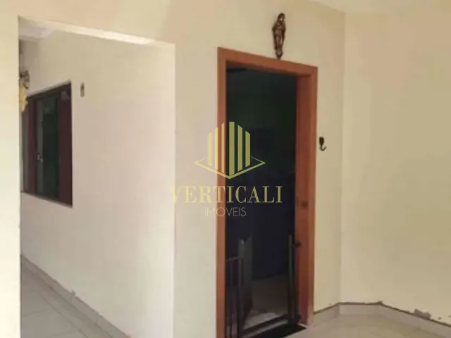 Sobrado com 132m² 3 quartos e 2 banheiros, à venda, no bairro Centro-Sul em Várzea Grande