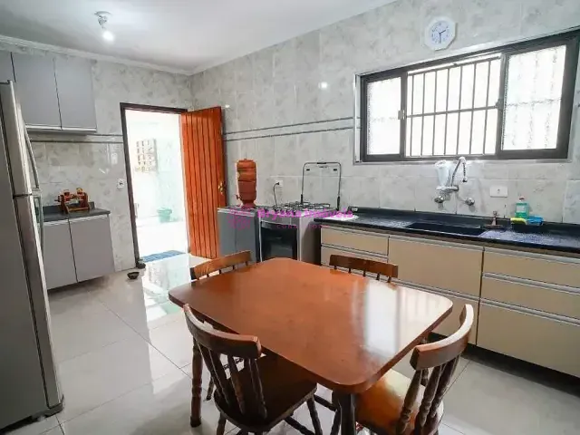 Sobrado com 175m² 3 quartos e 2 banheiros, à venda, no bairro Baeta Neves em São Bernardo do Campo
