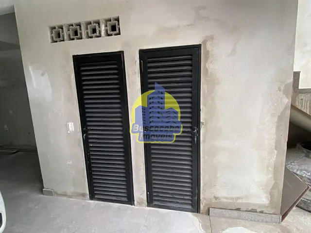 Sobrado com 150m² 3 quartos e 1 banheiro, à venda, no bairro Jardim D Abril em Osasco
