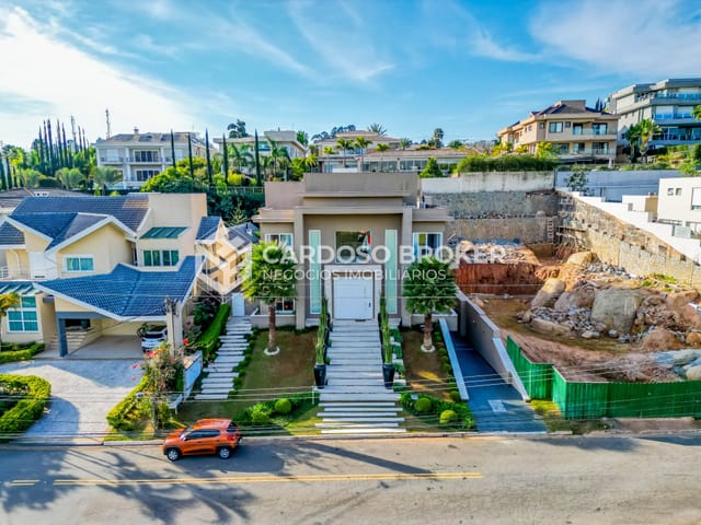 Sobrado com 1000m² 5 quartos e 8 banheiros, à venda, no bairro Tamboré em Santana de Parnaíba