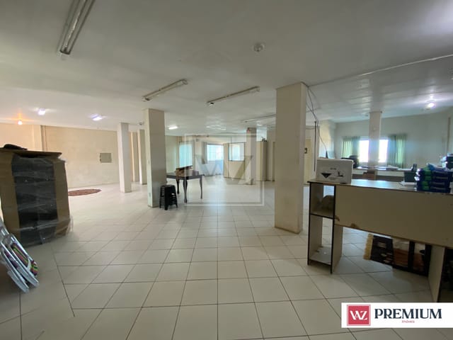 Sobrado com 600m² 4 quartos e 5 banheiros, à venda, no bairro Olarias em Ponta Grossa