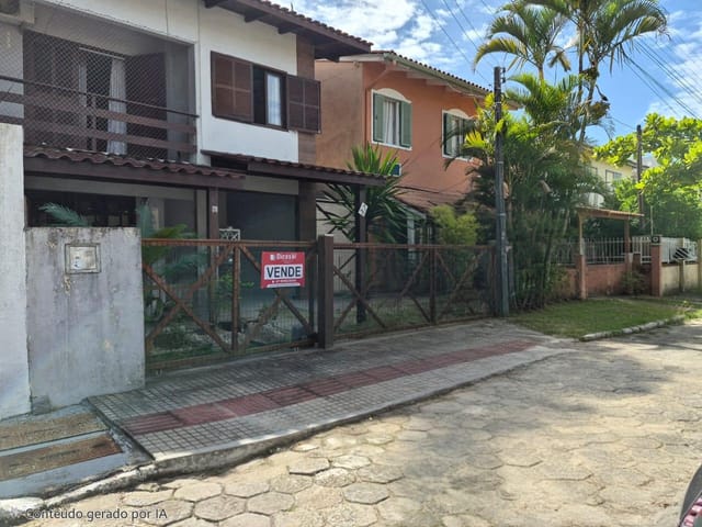 Sobrado com 168m² 3 quartos e 2 banheiros, à venda, no bairro Centro em Penha