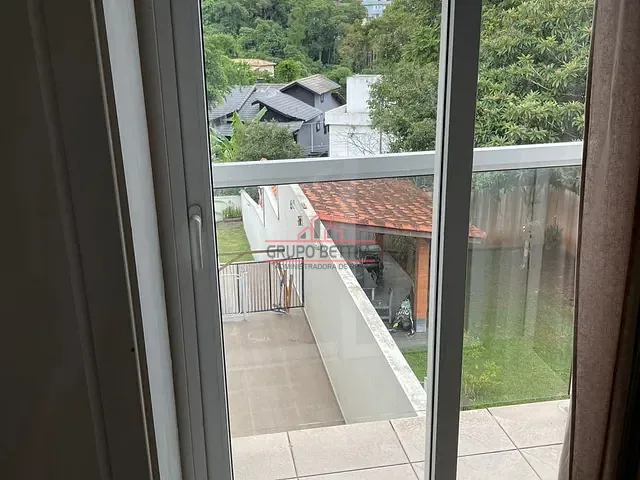 Sobrado com 425m² 4 quartos e 4 banheiros, à venda, no bairro Parque Nova Jandira em Jandira