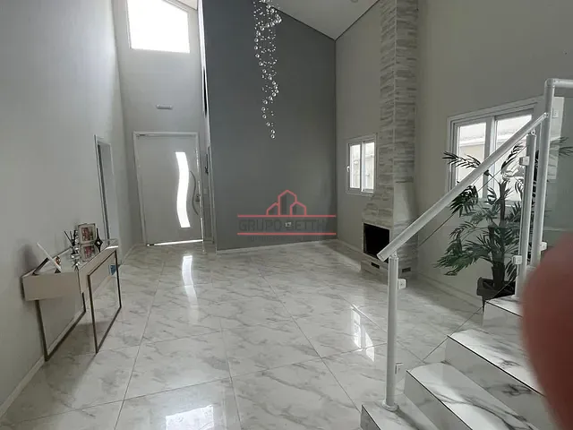 Sobrado com 425m² 4 quartos e 4 banheiros, à venda, no bairro Parque Nova Jandira em Jandira