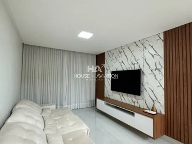 Sobrado com 535m² 4 quartos e 7 banheiros, à venda, no bairro Condomínio do Lago 1ª Etapa em Goiânia
