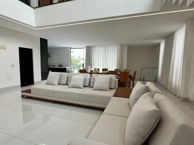 Sobrado com 535m² 4 quartos e 7 banheiros, à venda, no bairro Condomínio do Lago 1ª Etapa em Goiânia