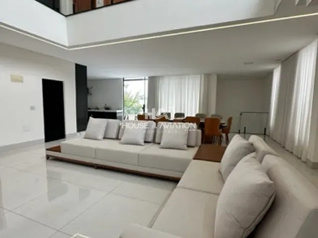Sobrado com 535m² 4 quartos e 7 banheiros, à venda, no bairro Condomínio do Lago 1ª Etapa em Goiânia