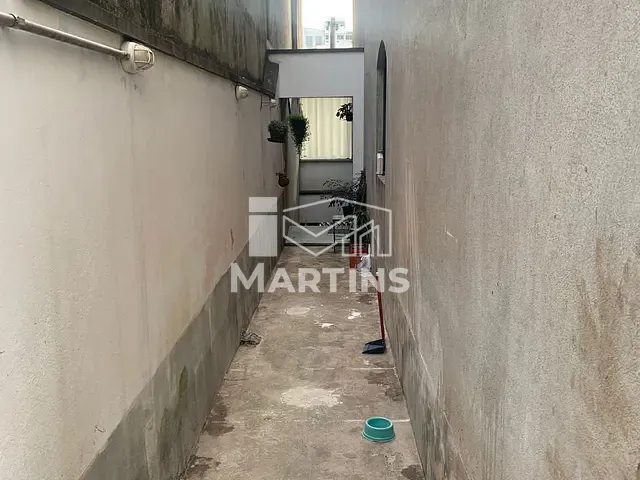 Sobrado 3 quartos e 2 banheiros, à venda, no bairro Parque Pinheiros em Taboão da Serra