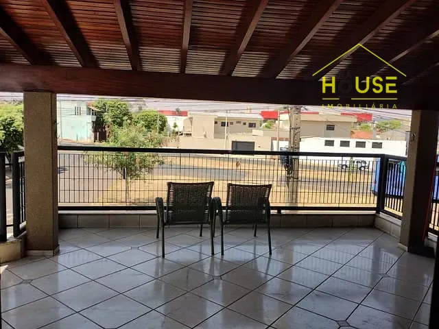 Sobrado 4 quartos e 4 banheiros, à venda, no bairro Pozzobon em Votuporanga