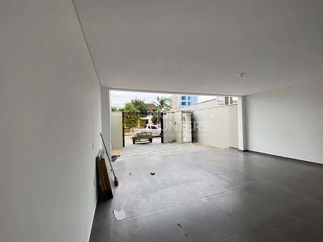 Sobrado com 110m² 3 quartos e 4 banheiros, à venda, no bairro Floresta em Joinville