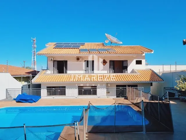 Sobrado com 562m² 4 quartos e 5 banheiros, à venda, no bairro Vila Santa Rosa em Apucarana