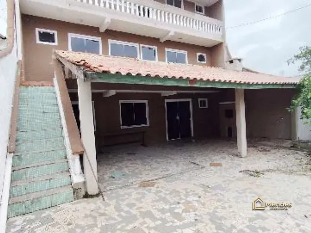 Sobrado com 173m² 4 quartos e 4 banheiros, à venda, no bairro Sítio Cercado em Curitiba